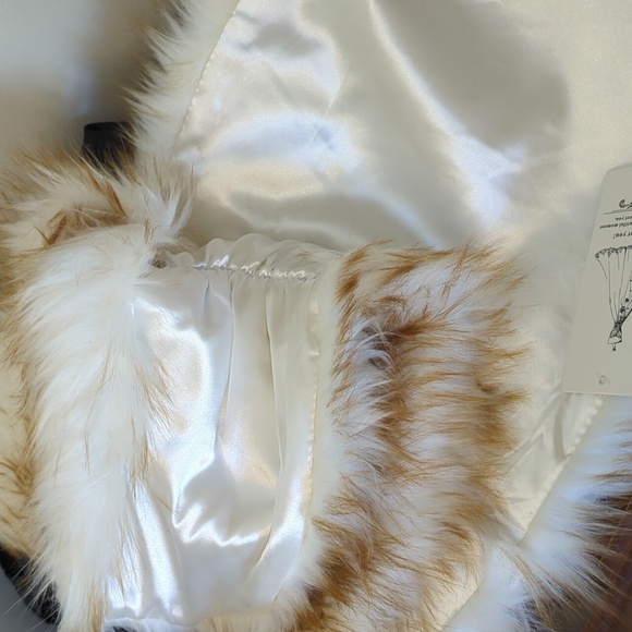 Faux fur shawl/stole - Picture 3 of 3